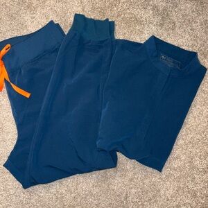 Figs scrub SET zamora jogger (LP) and rafaela top (S) deep reef